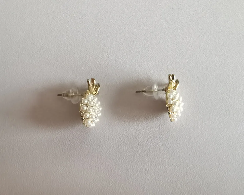 LOBAMPA Pearl Women Classic Stud Earrings Pineapple Pearl Earrings Female Fashion Earrings Female Jewelry
