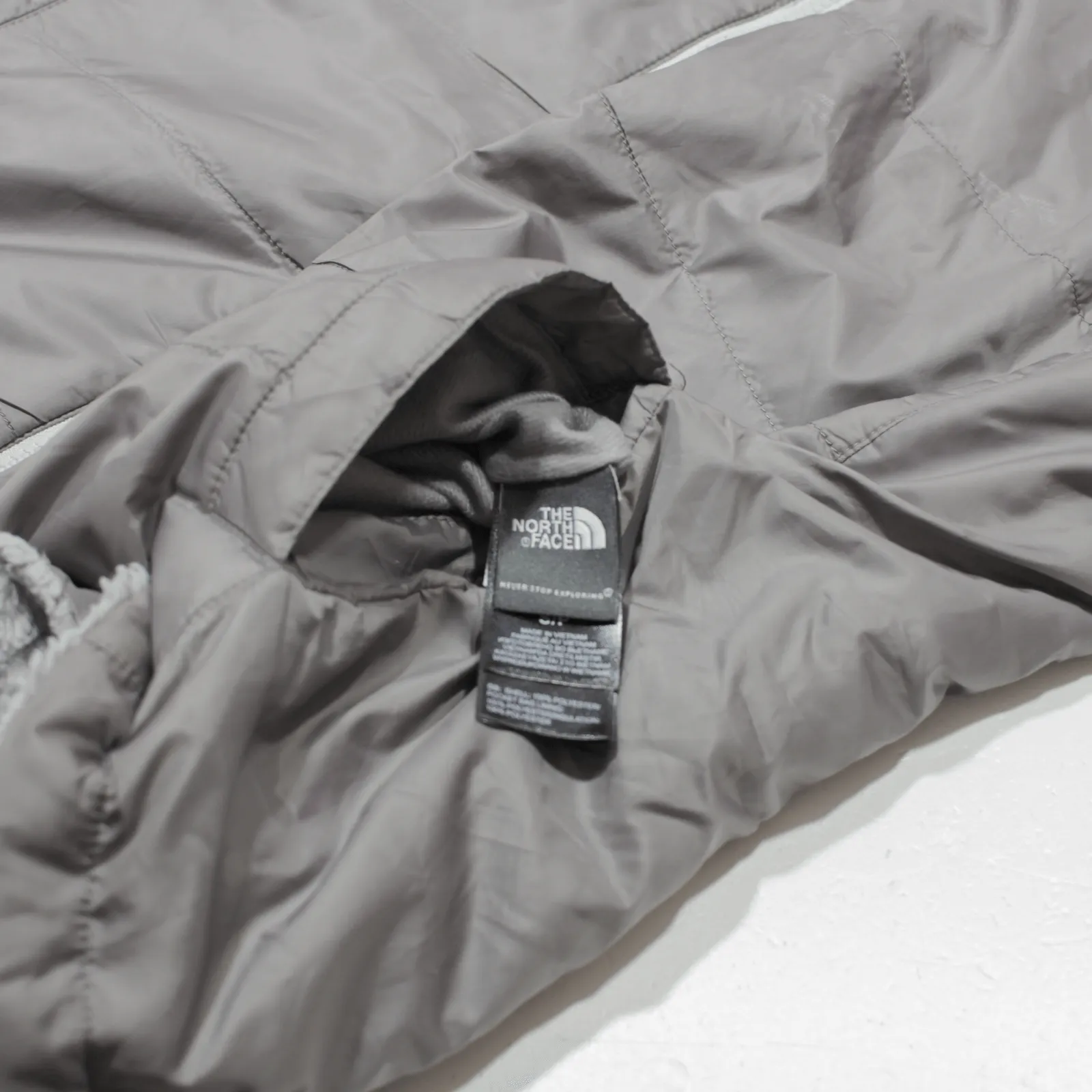THE NORTH FACE Reversible Womens Puffer Gilet Grey S